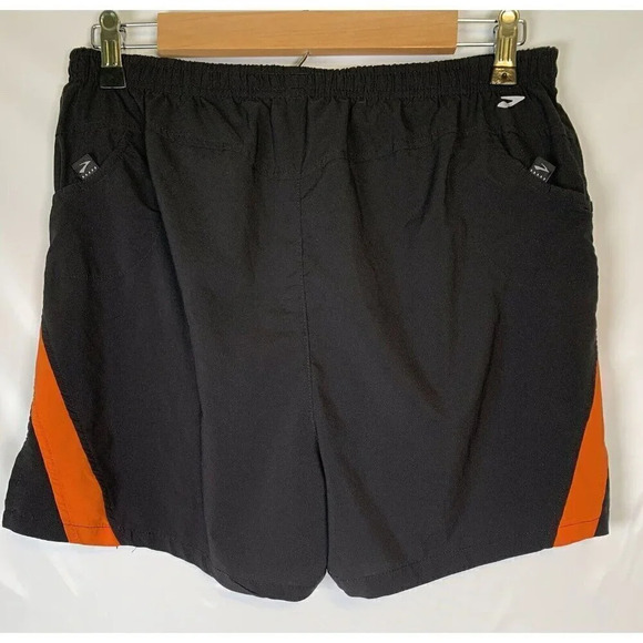 Brooks Black Equilibrium Technology Reflective Pocket Running Shorts Medium - Picture 9 of 9